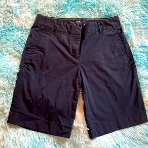 JCrew Stretch Summer Weight Chino Bermuda Shorts Navy Size 4 7” inseam EUC